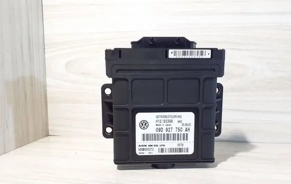 Volkswagen Touareg I Gearbox control unit/module 09D927750AH UDGB000272 H12S0398