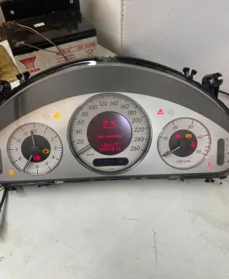 Mercedes-Benz E W211 Speedometer (instrument cluster) A2115403547 110080283017 11008028317