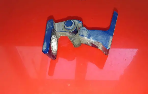 Skoda Octavia Mk3 (5E) Rear door lower hinge 8K0831401B A047058