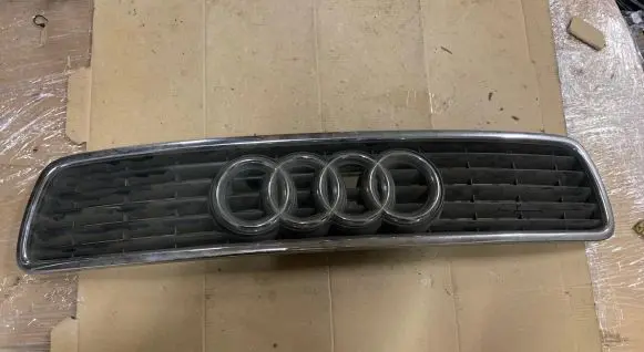 Audi A4 S4 B5 8D Front grill 8D0853651
