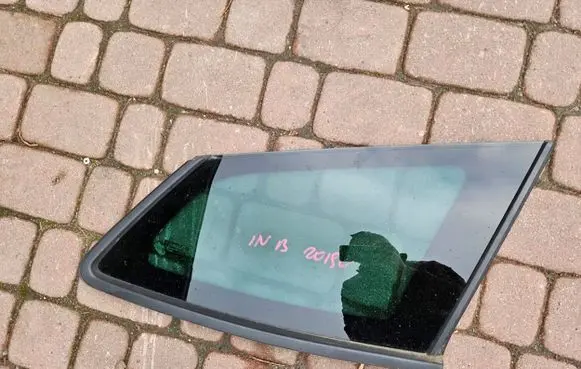 Opel Insignia B Sliding door window/glass 