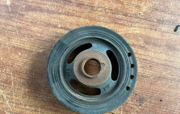 Peugeot 308 Crankshaft pulley 9656961080
