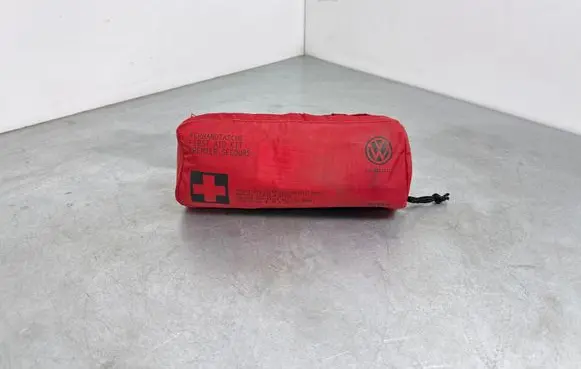Volkswagen Touareg III First aid kit 5K0860282A