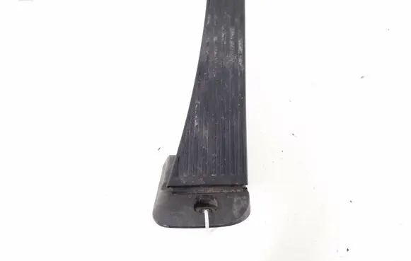 Accelerator throttle pedal