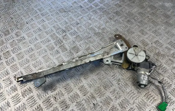 Subaru Impreza I Rear door window regulator with motor