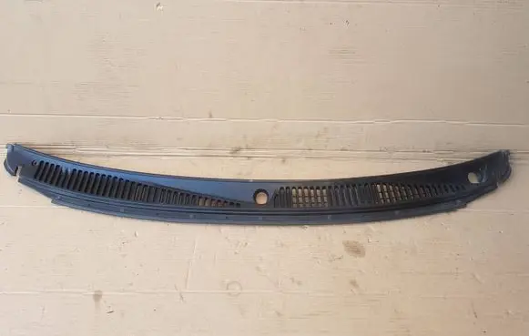 Suzuki Ignis Wiper trim 7233180G10