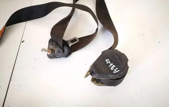 Nissan X-Trail T30 Front seatbelt c161