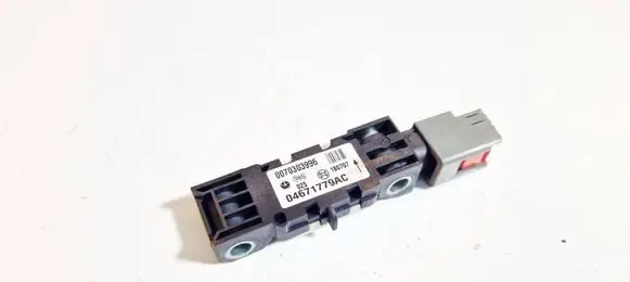 Chrysler 300 - 300C Airbag deployment crash/impact sensor 04671779ac 0070303996