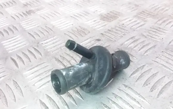 Mercedes-Benz E W210 Engine coolant pipe/hose 21083215