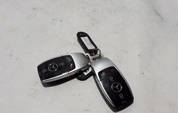 Mercedes-Benz E W213 Ignition key/card A2229050611