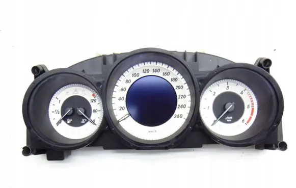 Mercedes-Benz CLS C218 X218 Speedometer (instrument cluster) A2189006601