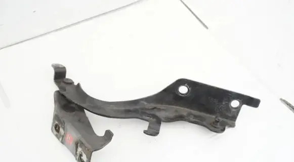 Volkswagen Golf Plus Engine bonnet/hood hinges 5m0823302