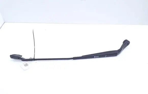 Citroen DS5 Front wiper blade arm 9687216280