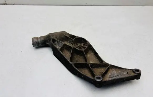 Audi A4 S4 B5 8D Engine mounting bracket 8D0199343D