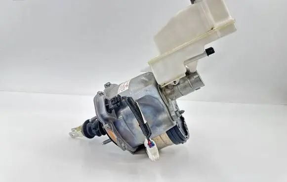 Toyota Yaris XP210 Brake booster 47210K0020