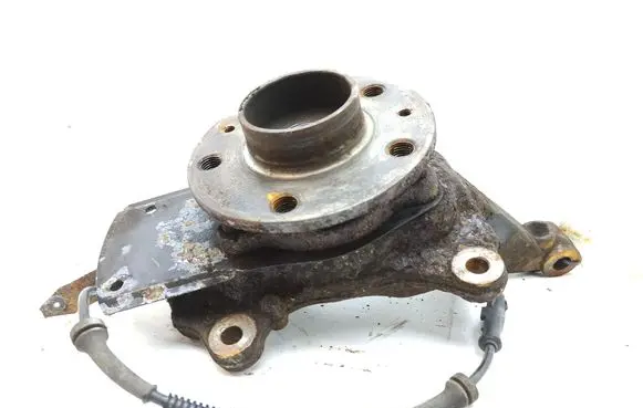 Opel Vivaro Front wheel hub 