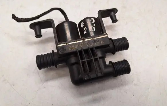BMW 5 E60 E61 Coolant heater control valve 64116931708 64126927915