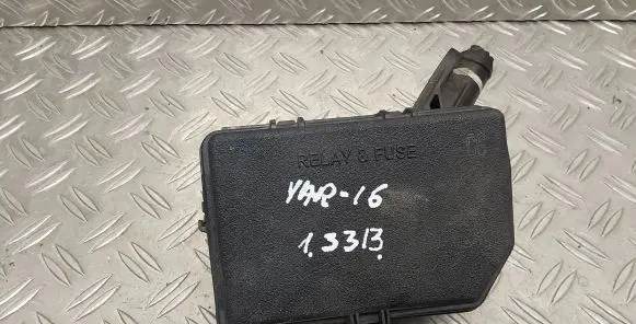 Toyota Yaris Fuse box set 826620D321