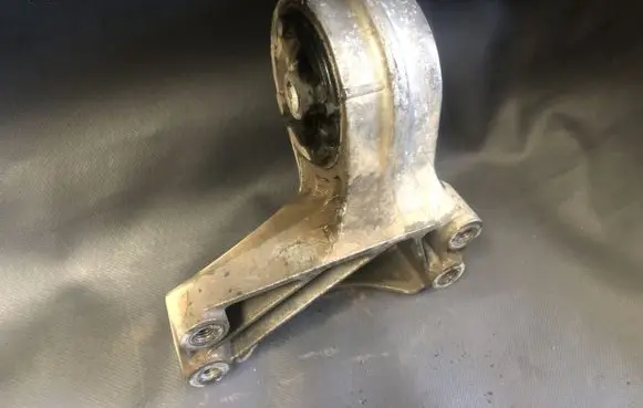 Ford S-MAX Engine mount bracket XO4134