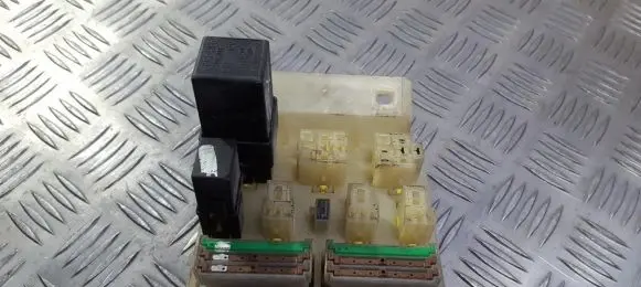 Mitsubishi Carisma Fuse box set 1341YA1