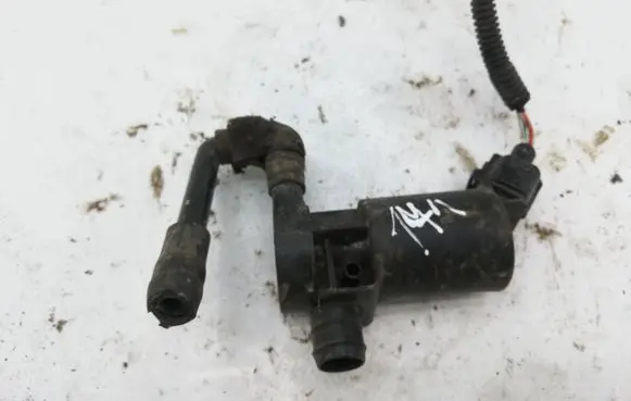 Volvo XC90 Windscreen/windshield washer pump NOCODE