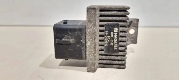 Renault Trafic II (X83) Glow plug pre-heat relay 9640469680
