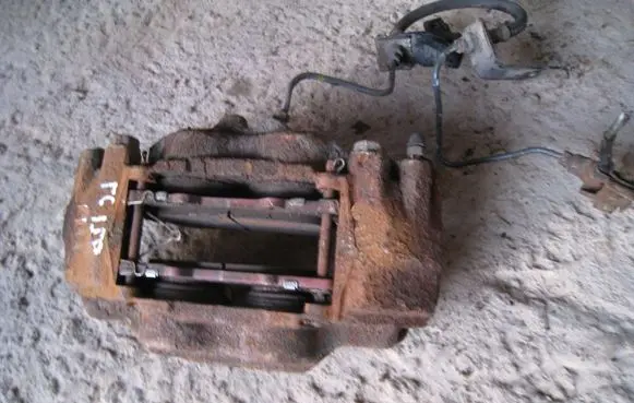 Toyota Land Cruiser (J120) Front brake caliper 4773060130