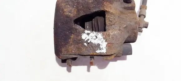 Volkswagen Golf IV Front brake caliper