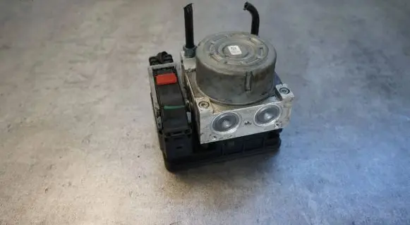 Audi TT TTS RS Mk3 8S ABS Pump 8S0614517B 8S0907379B