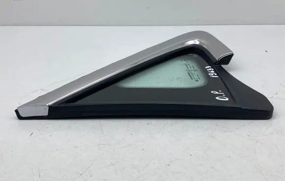 Chrysler Pacifica Front triangle window/glass 43R001229