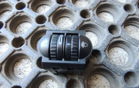 Volkswagen Jetta V Steering wheel adjustment switch 1766