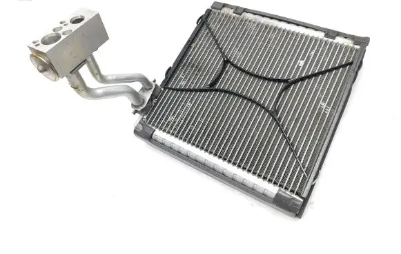 BMW X2 F39 Air conditioning (A/C) radiator (interior) 