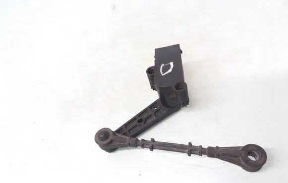 Headlight/headlamp level sensor