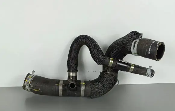 Jeep Grand Cherokee WL Engine coolant pipe/hose
