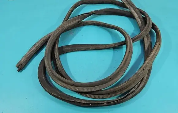 Renault Trafic III (X82) Seal rubber (tailgate) IMPRK1545086