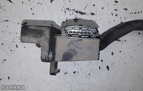 Iveco Daily 35.8 - 9 Accelerator throttle pedal 0281002632