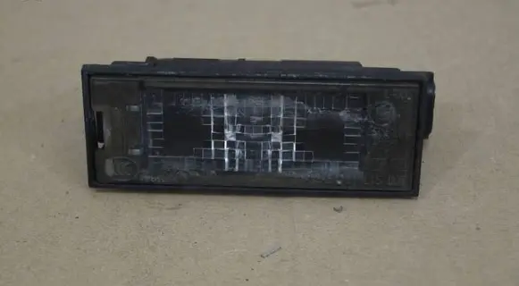 Opel Vivaro Number plate light 8200480127