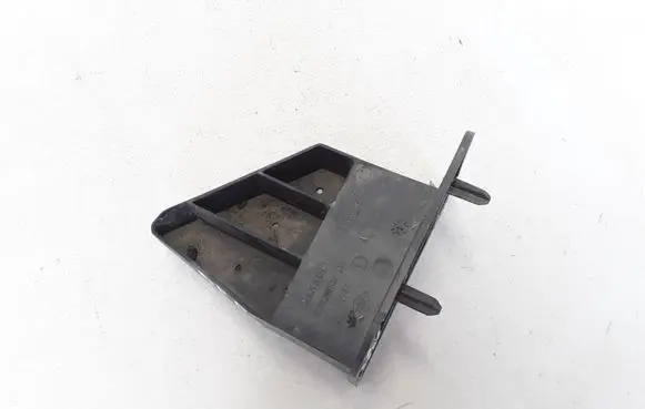 Renault Zoe Front bumper mounting bracket