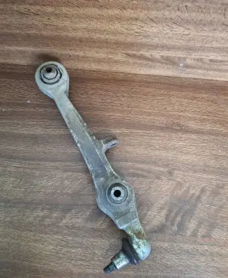 Volkswagen PASSAT B5 Front lower control arm/wishbone