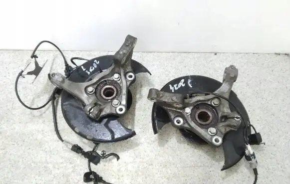 Opel Insignia A Front wheel hub spindle knuckle