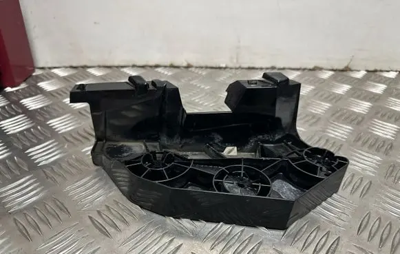 Nissan X-Trail T32 Headlight/headlamp mounting bracket 