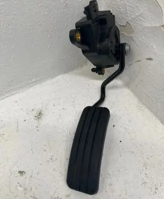 Renault Zoe Accelerator throttle pedal 180026336R 0668B 26657