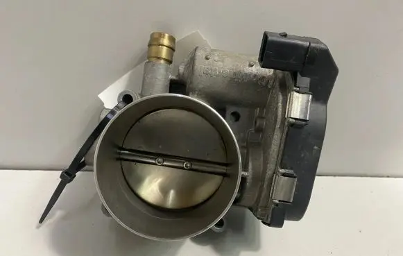 BMW 2 F22 F23 Throttle valve 7597871