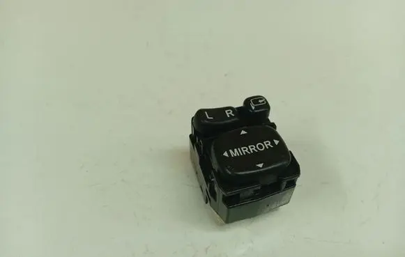 Toyota Avensis T250 Wing mirror switch 183575