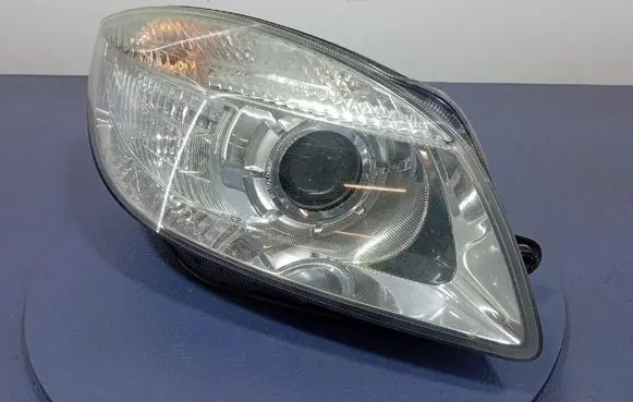 Skoda Fabia Mk2 (5J) Headlight/headlamp 24783200R