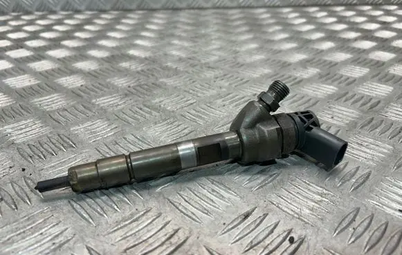 BMW 3 F30 F35 F31 Fuel injector 7810702 0445110617