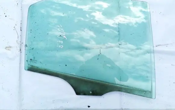 Peugeot 406 Rear door window glass