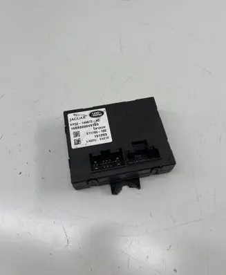 Land Rover Discovery 5 Tailgate/trunk control unit/module HY3214B673AD