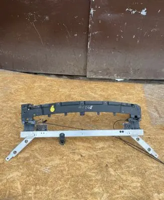 Volvo XC90 Radiator support slam panel bracket 31688772