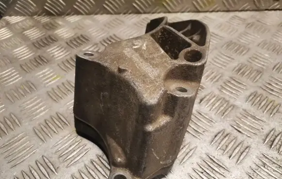 Mercedes-Benz A W169 Engine mounting bracket 1692410601